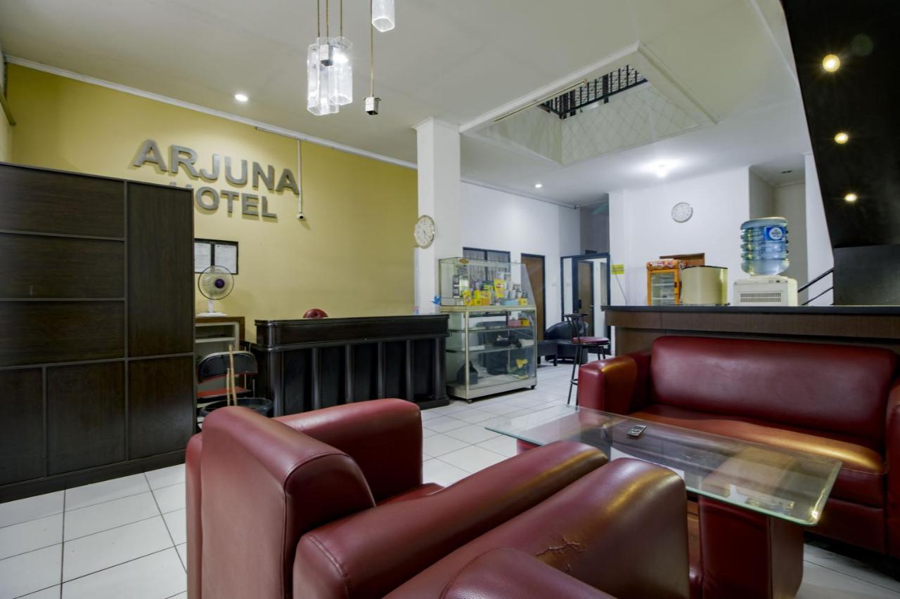 Hotel Arjuna Bekasi Eksteriør billede